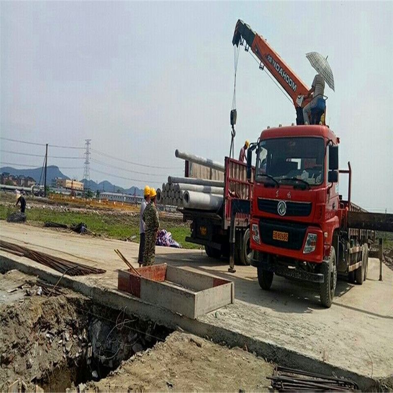 廠家加工水泥電線桿時(shí)出現(xiàn)色差該怎么避免